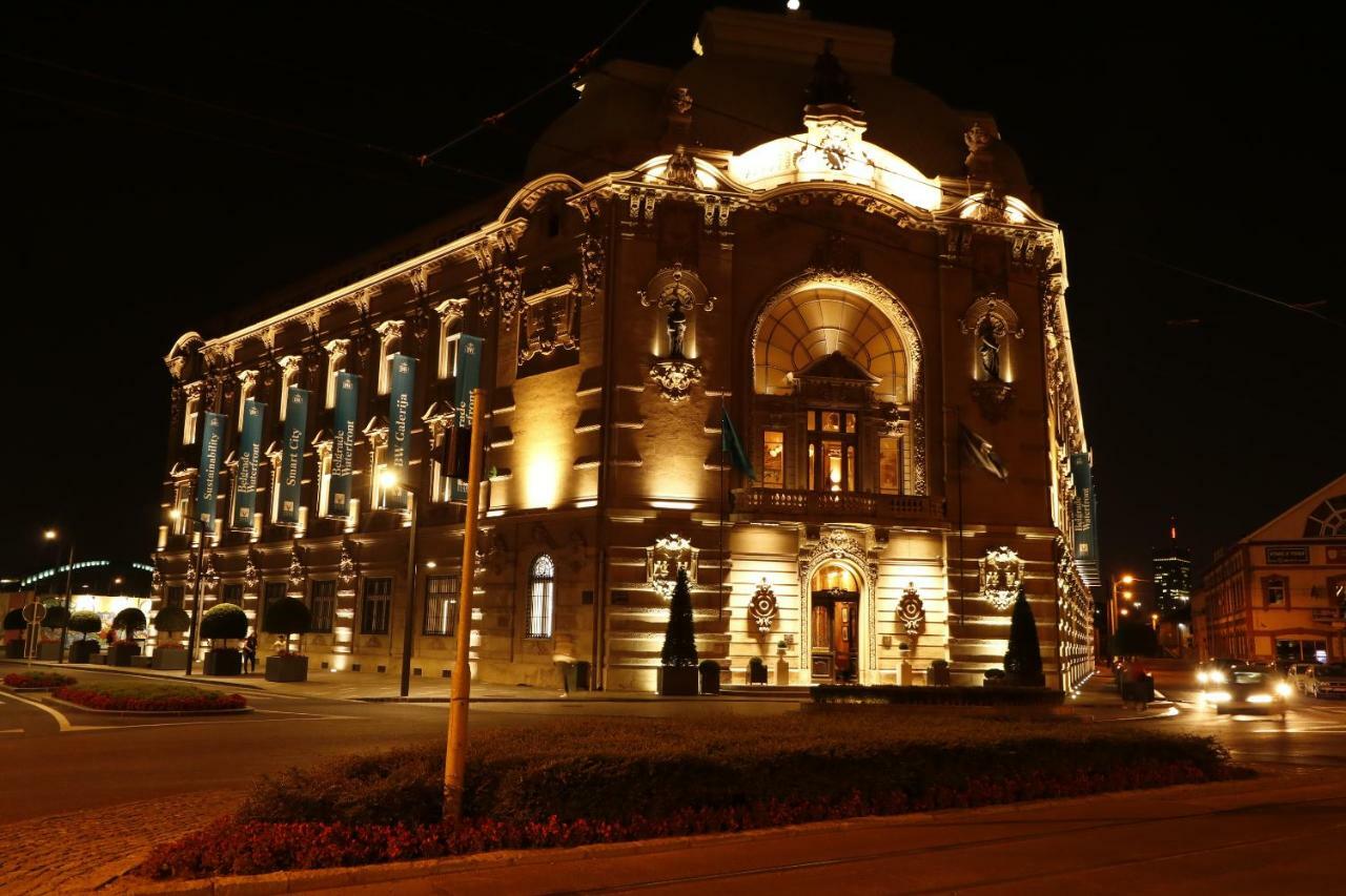 Iva City Center